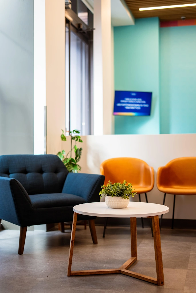 Motto Clear Aligners - Professional dental clinic exterior with modern facilities