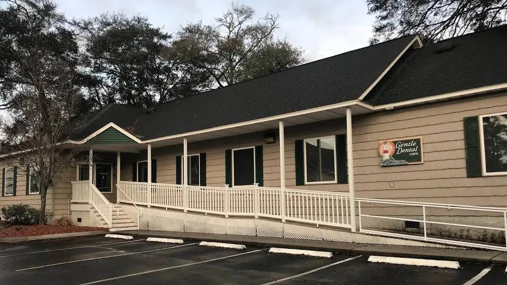 Gentle Dental Care of North Myrtle Beach - Professional dental clinic exterior with modern facilities