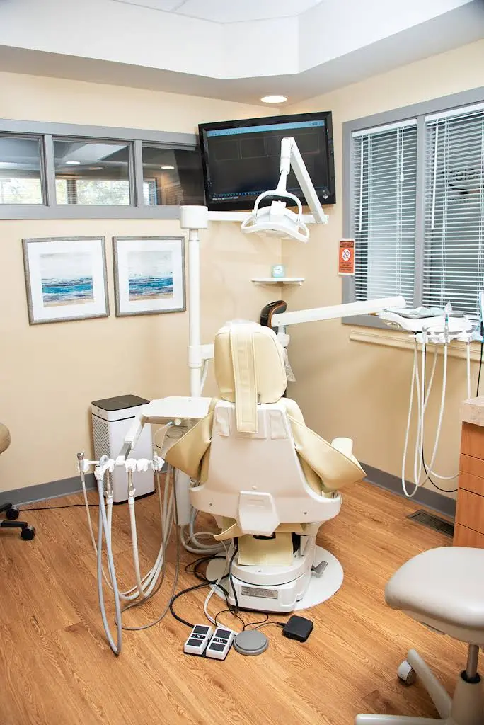 Kessler Dental Associates - Professional dental clinic exterior with modern facilities