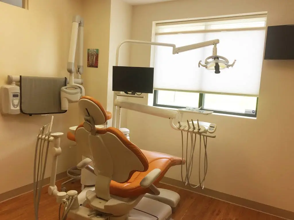 Evansburg Family Dentistry - Professional dental clinic exterior with modern facilities