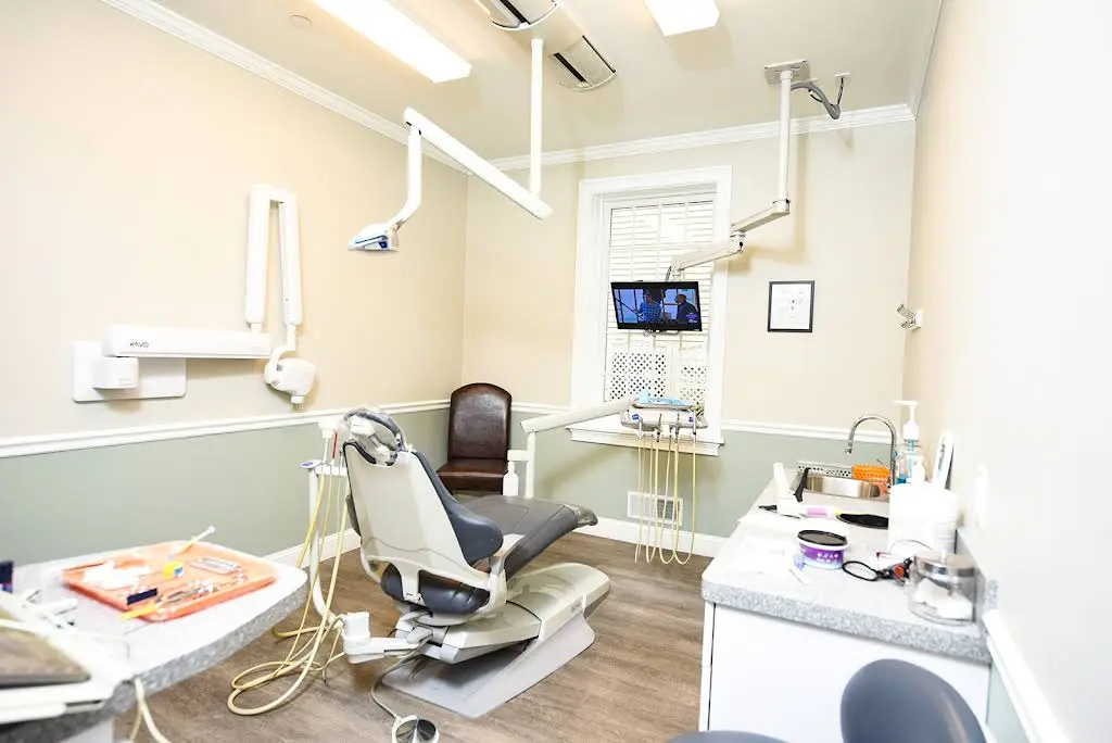 Tencza & Pugliese Dental - Professional dental clinic exterior with modern facilities