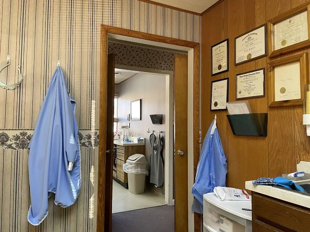 Canton Dental Office - Professional dental clinic exterior with modern facilities
