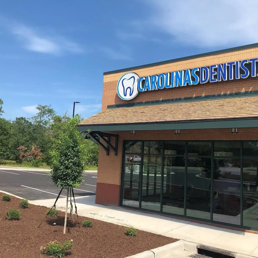 CarolinasDentist - Professional dental clinic exterior with modern facilities