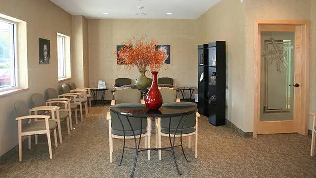 Palmetto Dental Associates - Emily Hortman, DMD - Professional dental clinic exterior with modern facilities