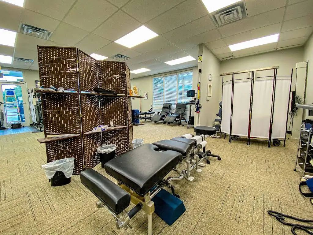 Medicus Spine & Joint - Professional dental clinic exterior with modern facilities