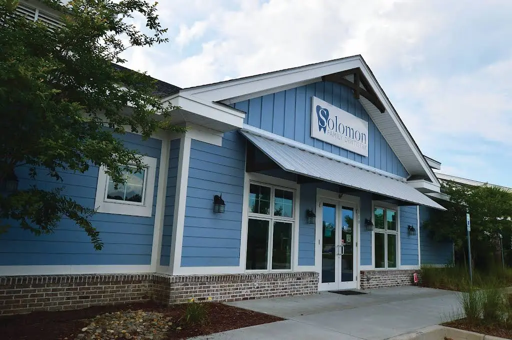 Solomon Family Dentistry Carnes Crossroads - Professional dental clinic exterior with modern facilities