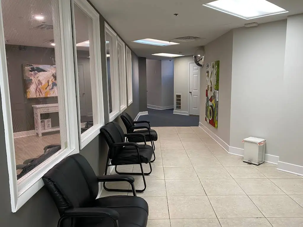 Top Dental - Dr. Yasaman Kamali - Professional dental clinic exterior with modern facilities