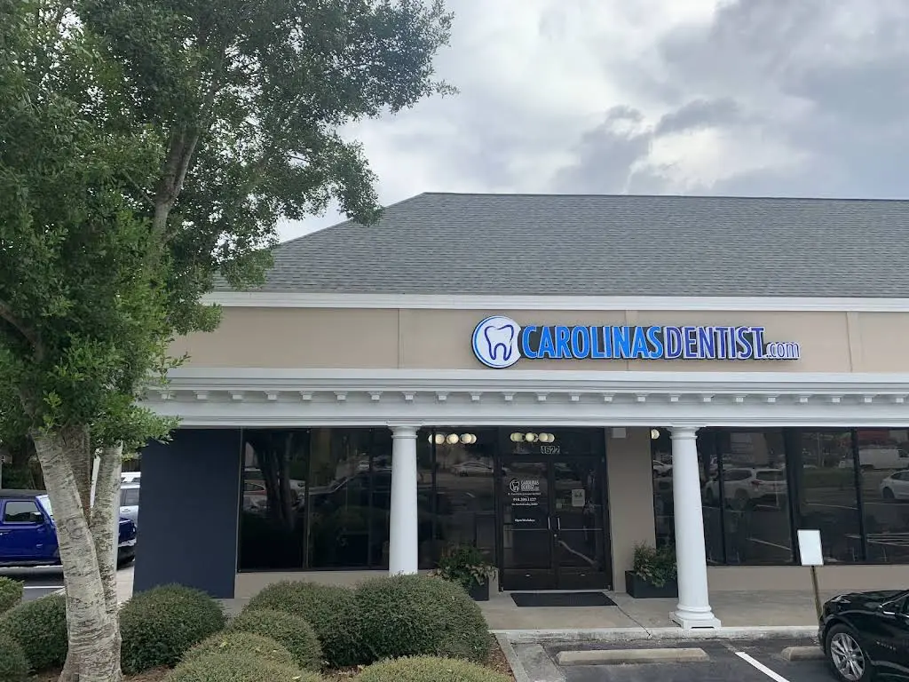 CarolinasDentist - Professional dental clinic exterior with modern facilities