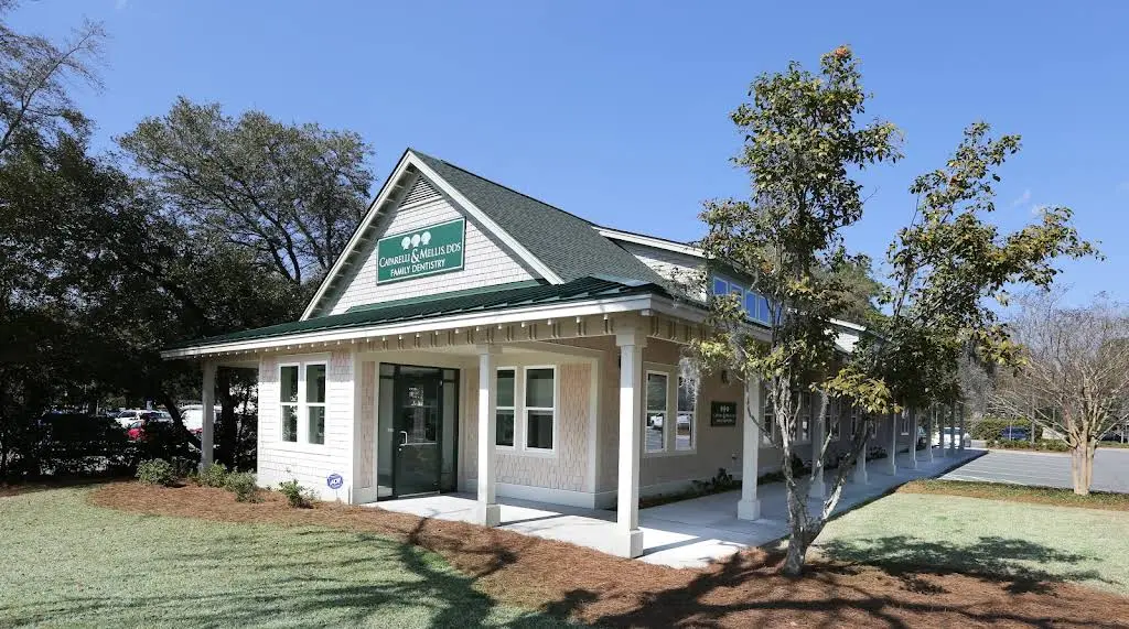 Caparelli and Mellis DDS - Professional dental clinic exterior with modern facilities