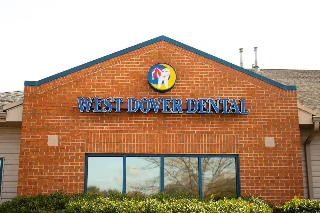 Stellar Orthodontics - Professional dental clinic exterior with modern facilities