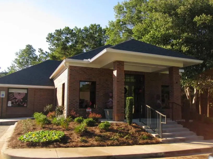 Crowfield Dental - Professional dental clinic exterior with modern facilities