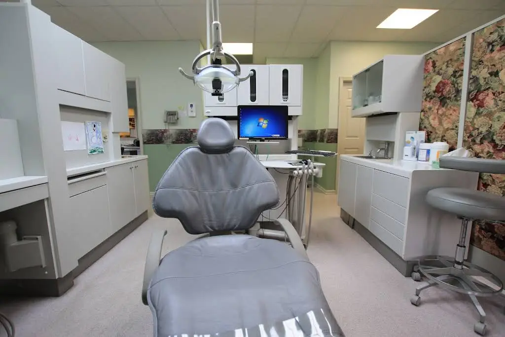 Brandywine Smile Center - Professional dental clinic exterior with modern facilities