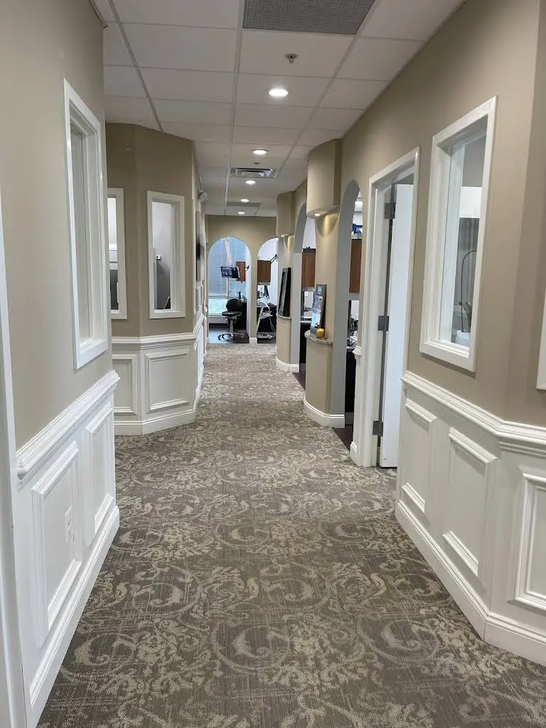 Dr. Scott K. Smith, DDS - Professional dental clinic exterior with modern facilities