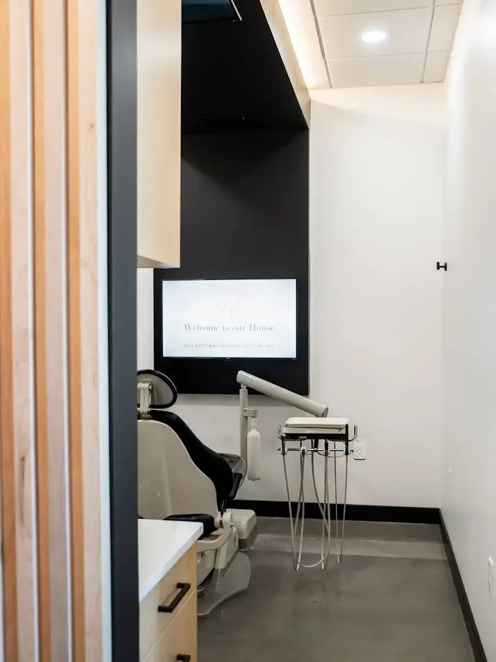 DENTAL HOUSE