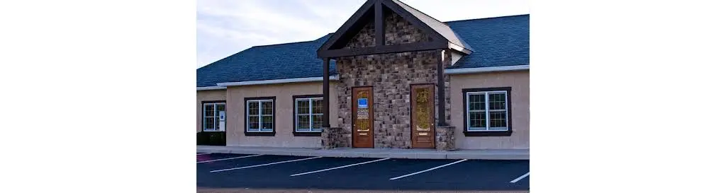Alvarez Orthodontics - Professional dental clinic exterior with modern facilities