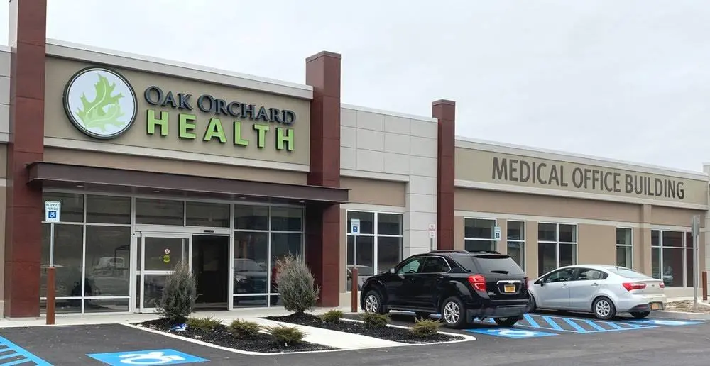 Oak Orchard Health - Professional dental clinic exterior with modern facilities