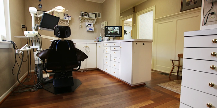 Gullo Dental - Professional dental clinic exterior with modern facilities