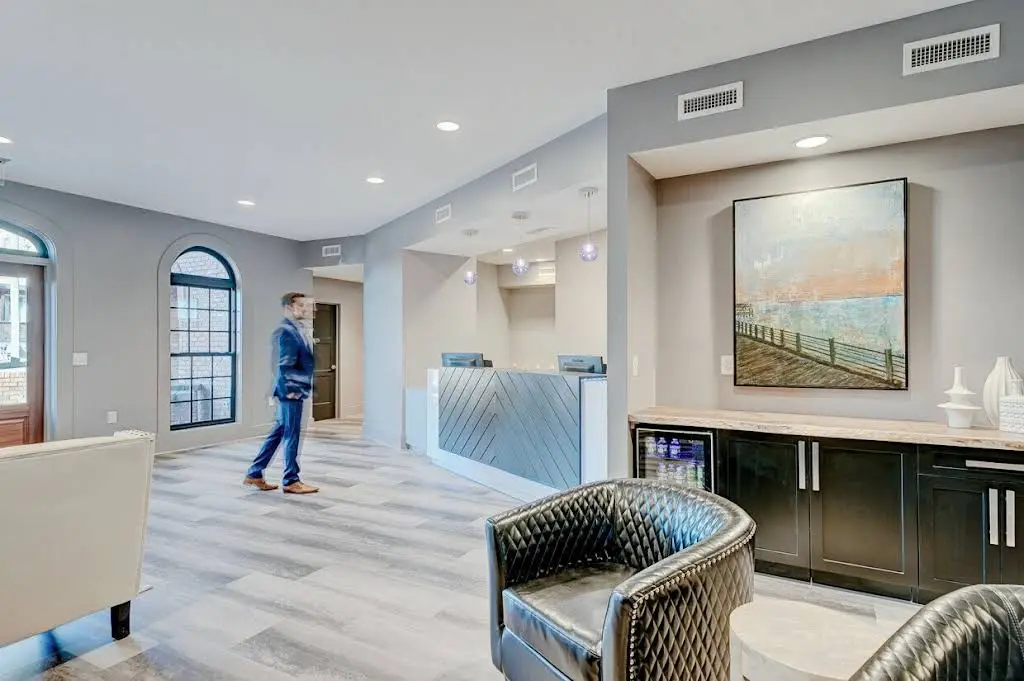 Donald Bland, DDS - Professional dental clinic exterior with modern facilities