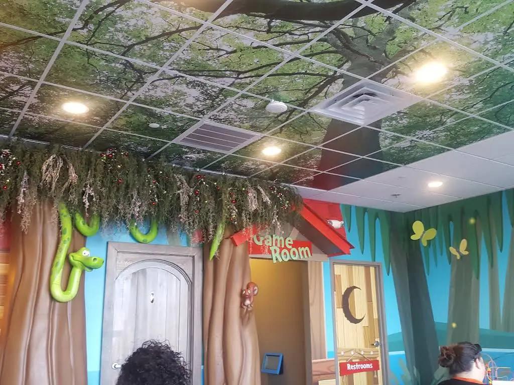 Summerville Pediatric Dentistry - Professional dental clinic exterior with modern facilities