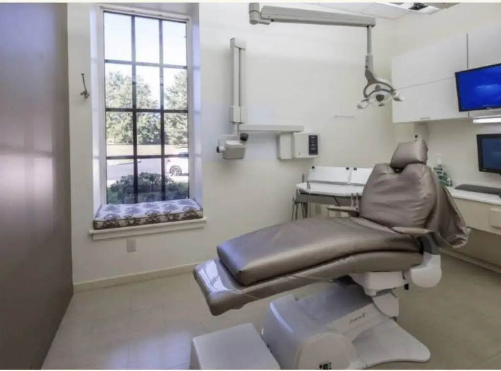 Montchanin Implant Center