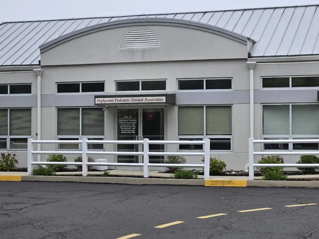 Highpoint Pediatric Dental Associates - Professional dental clinic exterior with modern facilities