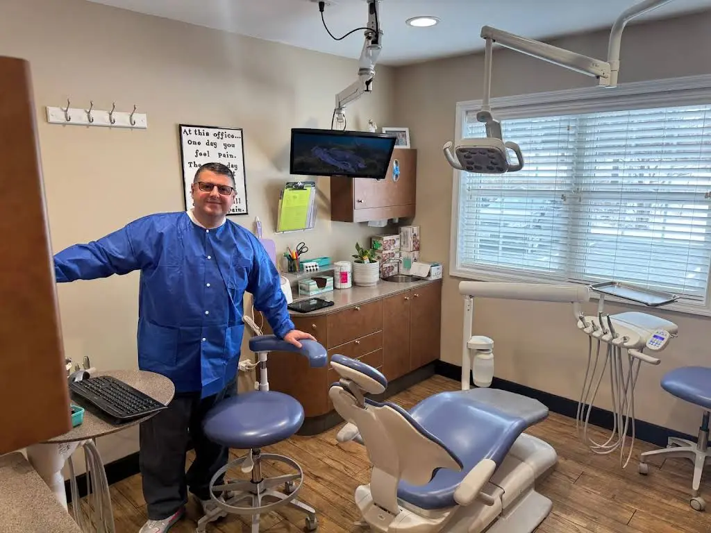 Family Dental Care of Geneseo - Dr. Dan Doaga - Professional dental clinic exterior with modern facilities