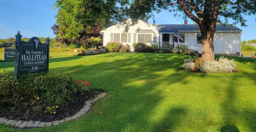 Canandaigua Dentistry - Professional dental clinic exterior with modern facilities