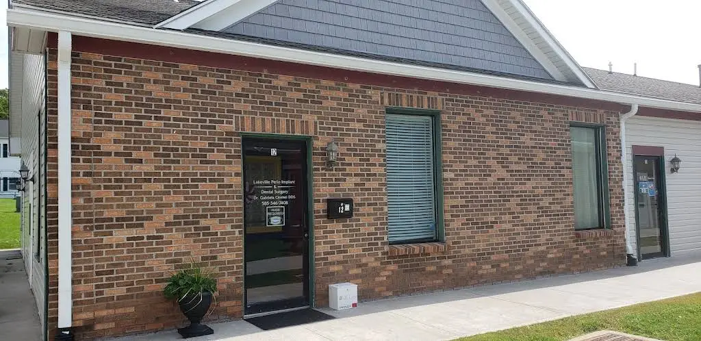 Lakeville Perio & Implant Dental Surgery - Dr. Gabriela Ciornei - Professional dental clinic exterior with modern facilities