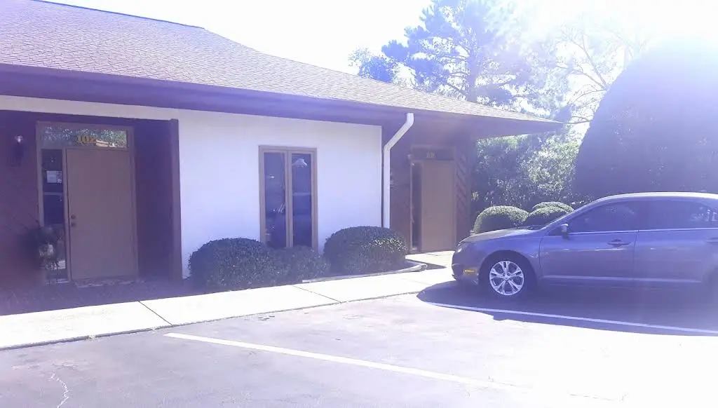 John L Pavy Dental - Professional dental clinic exterior with modern facilities