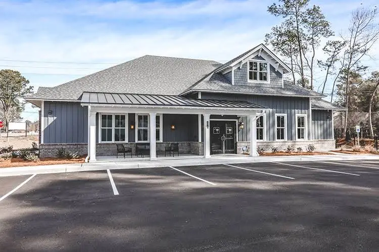 Palmetto Family Dentistry - Professional dental clinic exterior with modern facilities