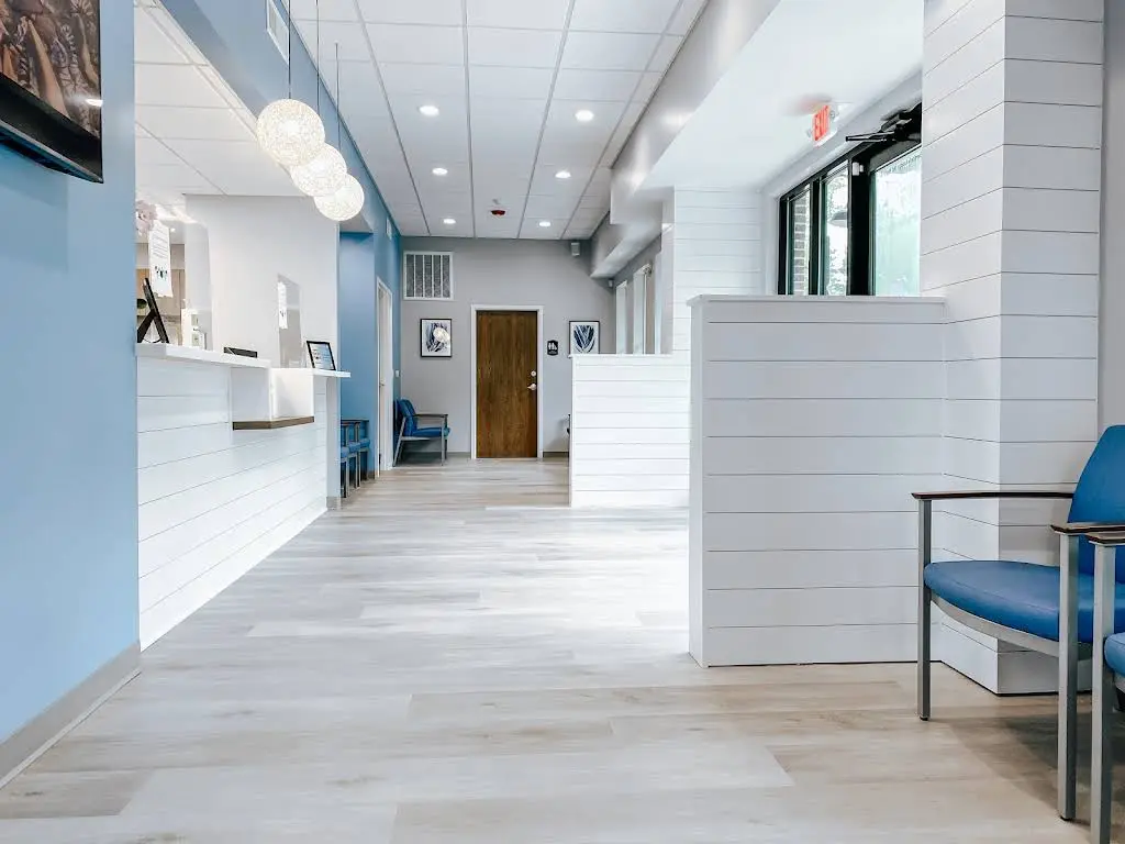 Coastal Family Orthodontics - Summerville - Professional dental clinic exterior with modern facilities