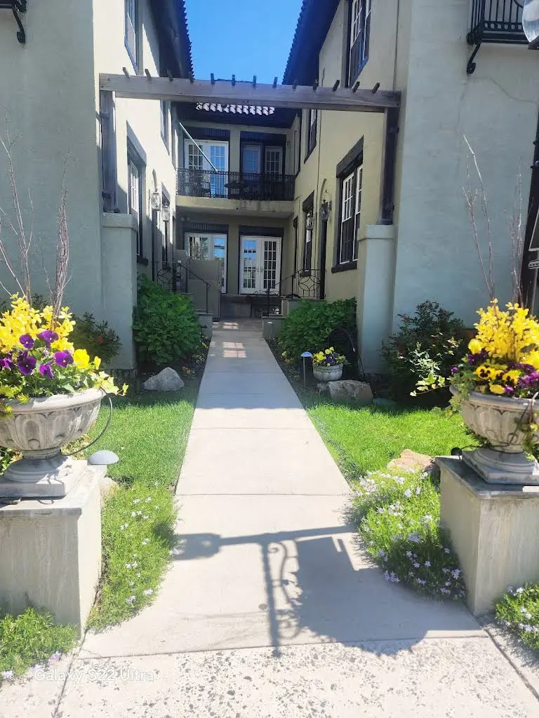 W. Michael Tuman, D.M.D. - Professional dental clinic exterior with modern facilities