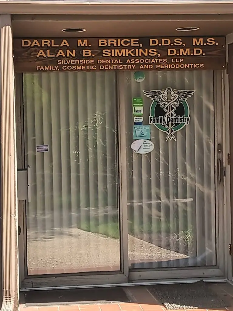 Silverside Dental Associates - Professional dental clinic exterior with modern facilities