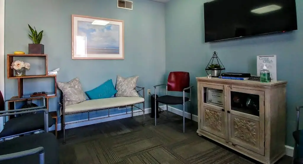 Jerry Popeck Family & Cosmetic Dentistry - Professional dental clinic exterior with modern facilities