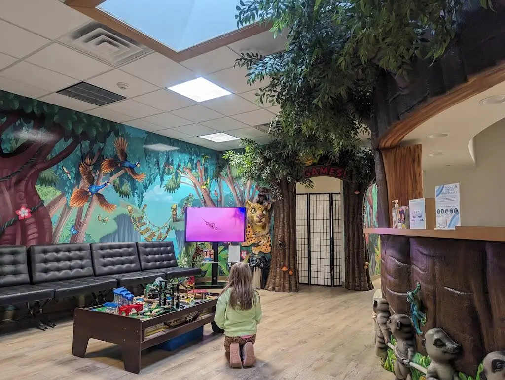 Safari Smiles Pediatric Dentistry - Professional dental clinic exterior with modern facilities