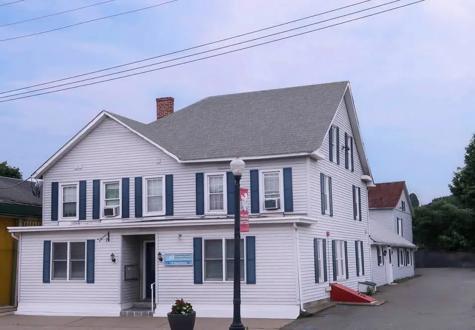 Beckman Dental Excellence - Professional dental clinic exterior with modern facilities