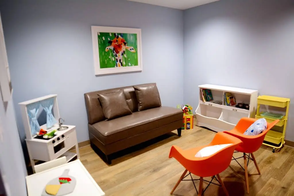 Knightsville Pediatric Dentistry - Professional dental clinic exterior with modern facilities
