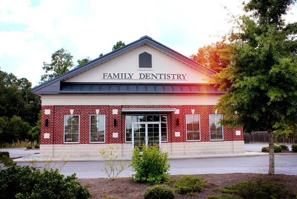 Family Dentistry - Steven R Bates, DMD - Professional dental clinic exterior with modern facilities