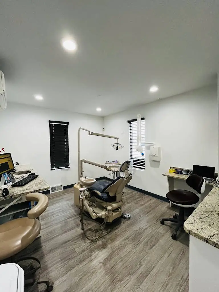 UPPER MORELAND DENTISTRY - Professional dental clinic exterior with modern facilities