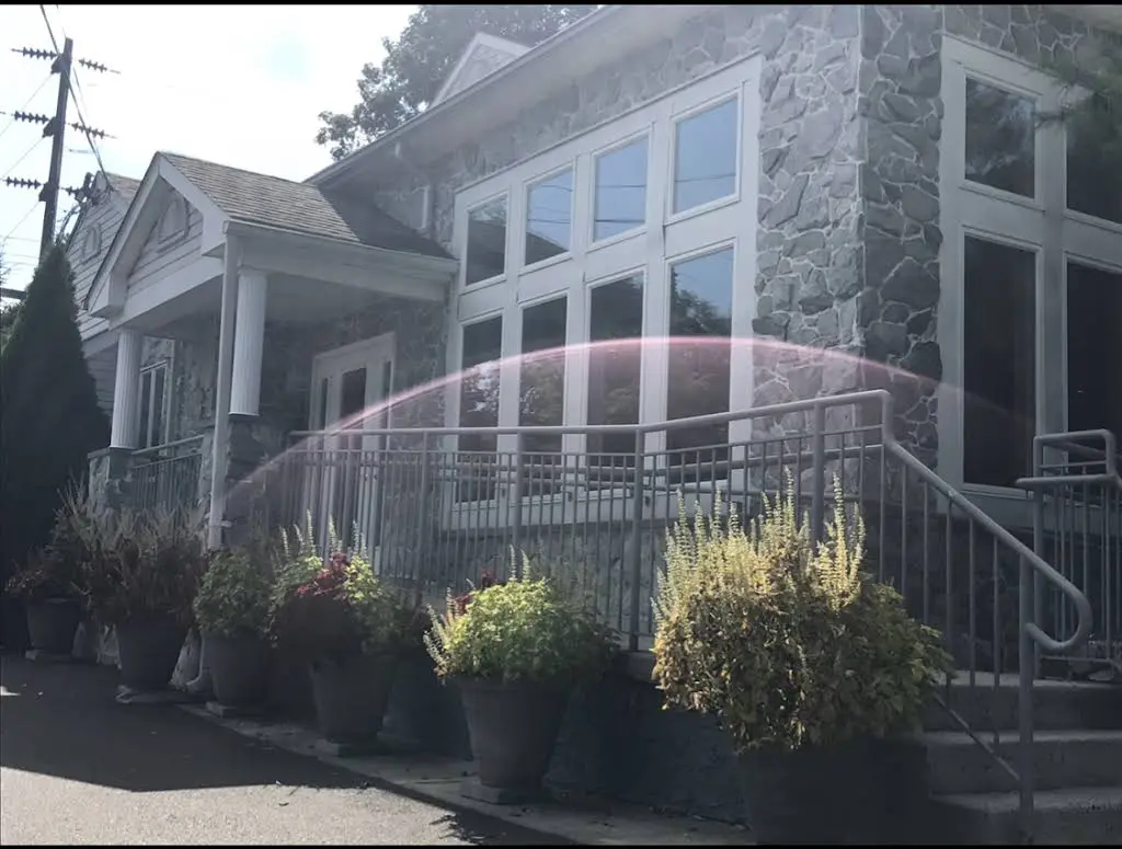 Meetinghouse Dental Care - Professional dental clinic exterior with modern facilities