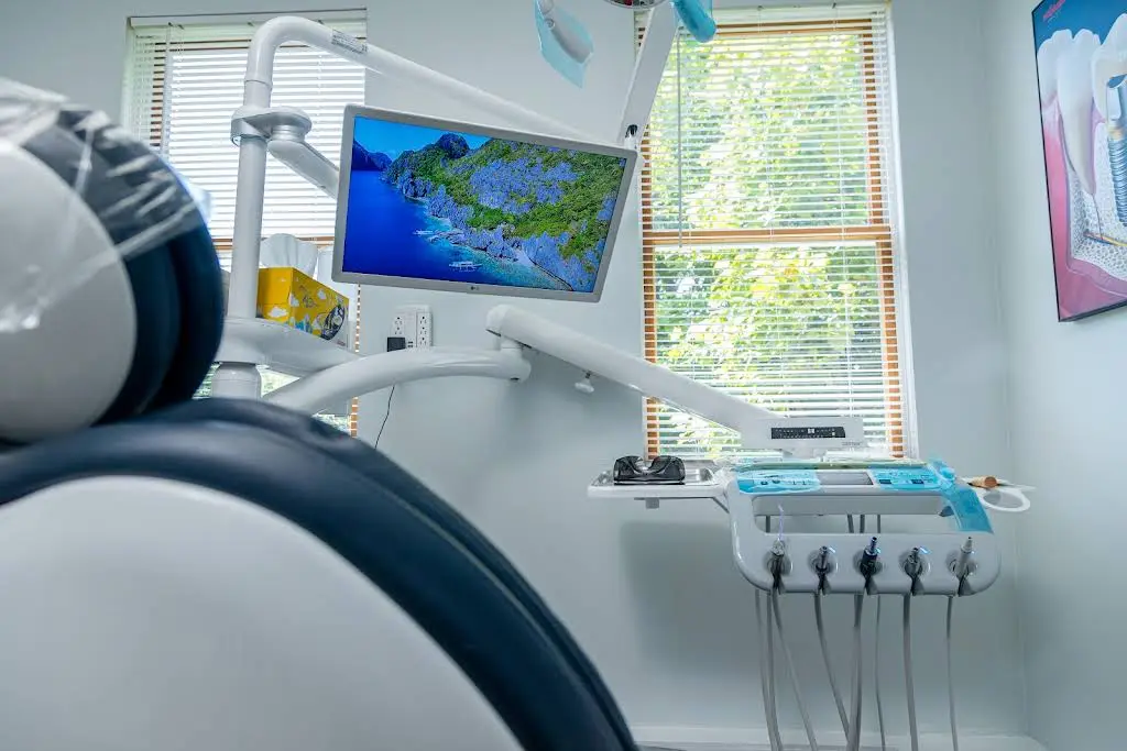 The Dental Center of Jefferson - Professional dental clinic exterior with modern facilities