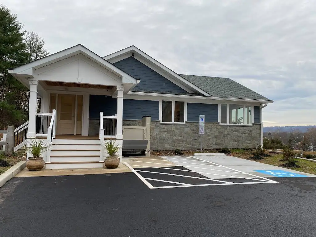 Dentist On Washington Crossing - Professional dental clinic exterior with modern facilities