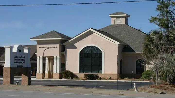Carolina Aesthetic & Restorative Dentistry - Professional dental clinic exterior with modern facilities
