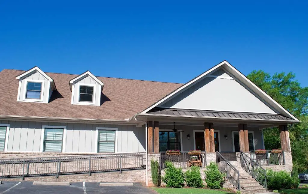 Little Mountain Dentistry - Professional dental clinic exterior with modern facilities