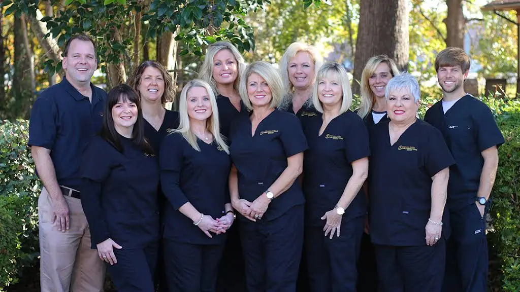 Palmetto Smiles of Charleston Family, Cosmetic & Implant Dentistry - Professional dental clinic exterior with modern facilities