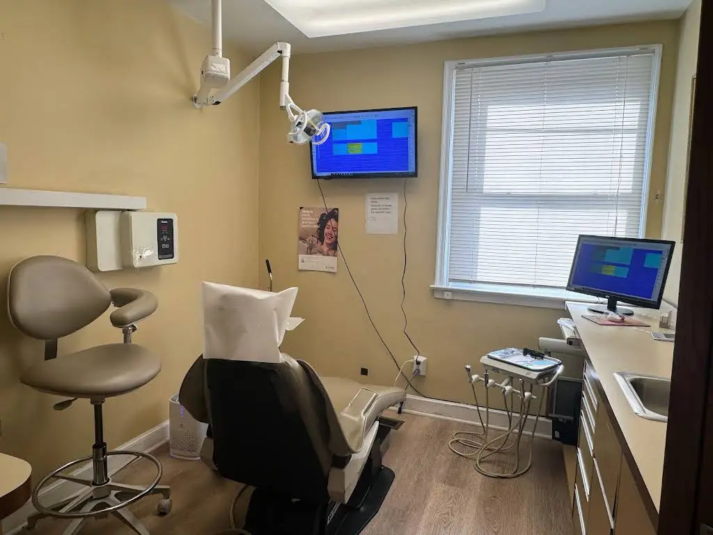 M Victoria Fernando DMD PC - Professional dental clinic exterior with modern facilities