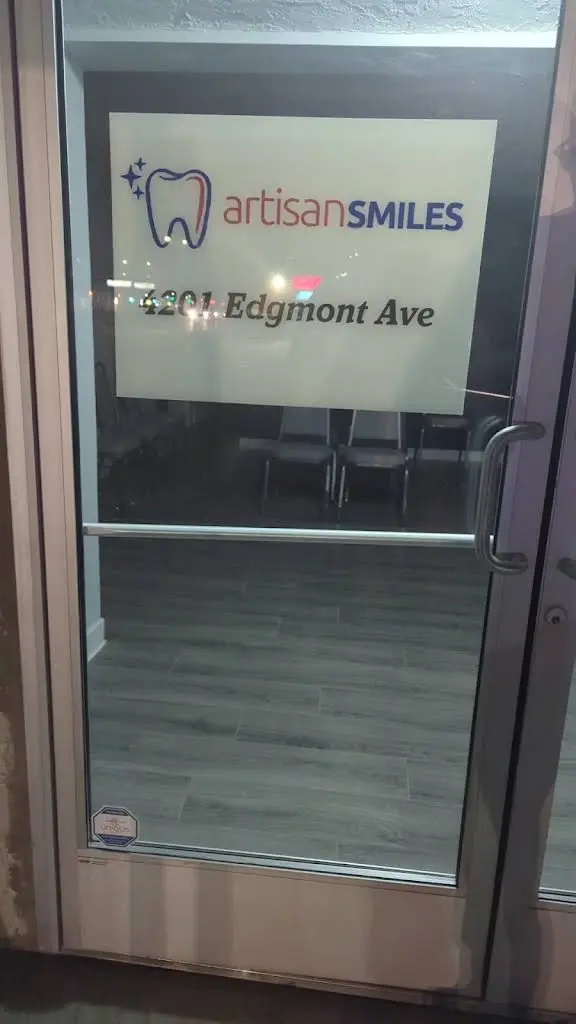 Artisan Smiles - Professional dental clinic exterior with modern facilities