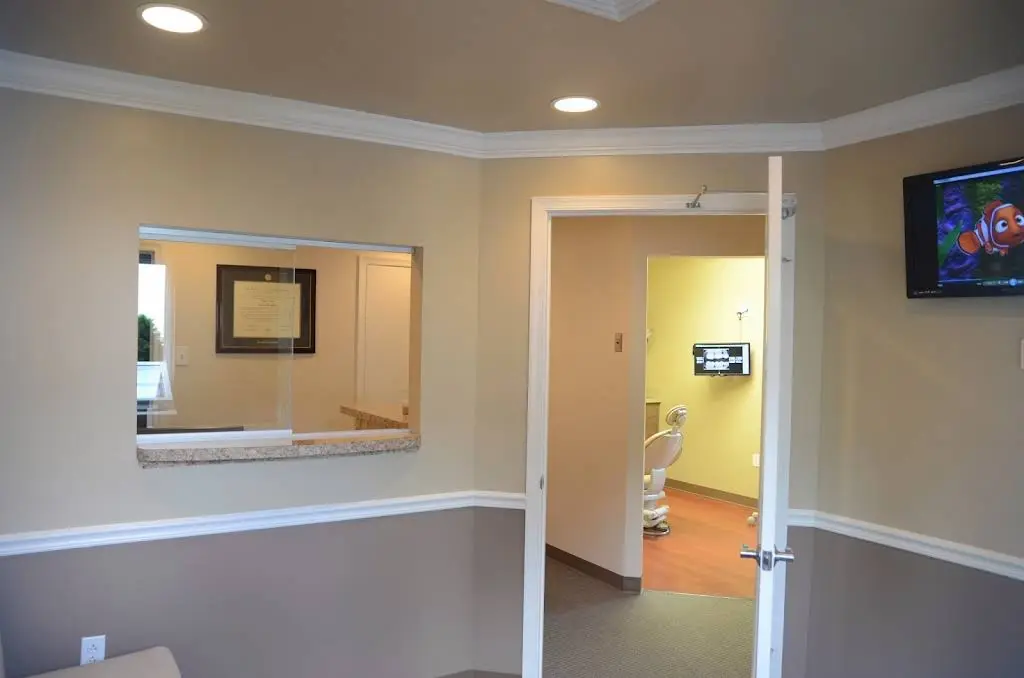 Integrity Family Dentistry, Dr. Stephen Altomari - Professional dental clinic exterior with modern facilities