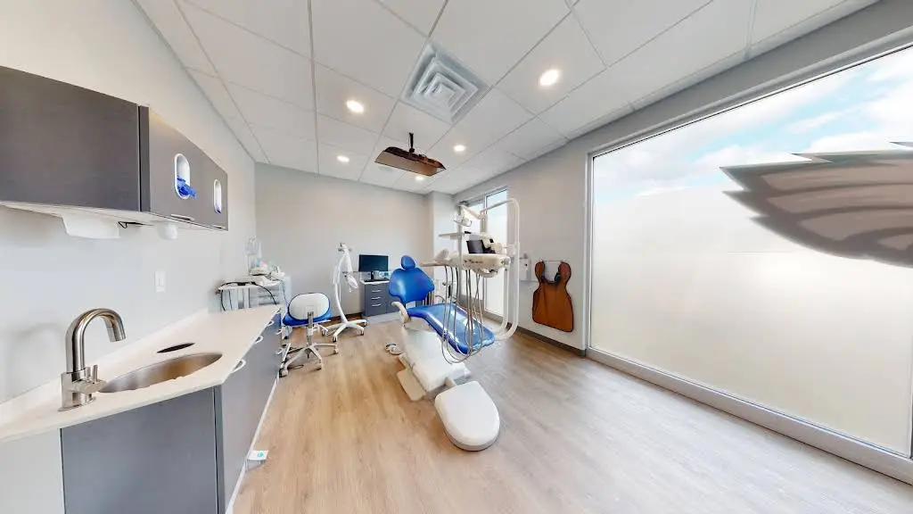 D3 Dental of Horsham - Professional dental clinic exterior with modern facilities