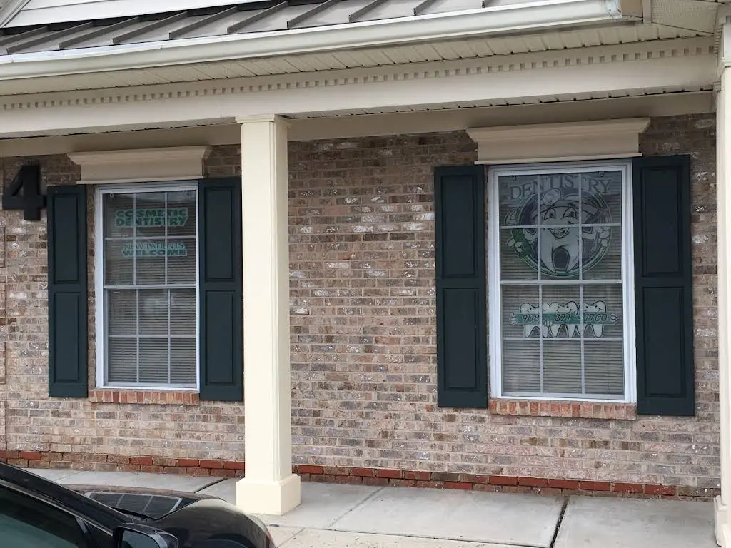 Dental Art - Professional dental clinic exterior with modern facilities